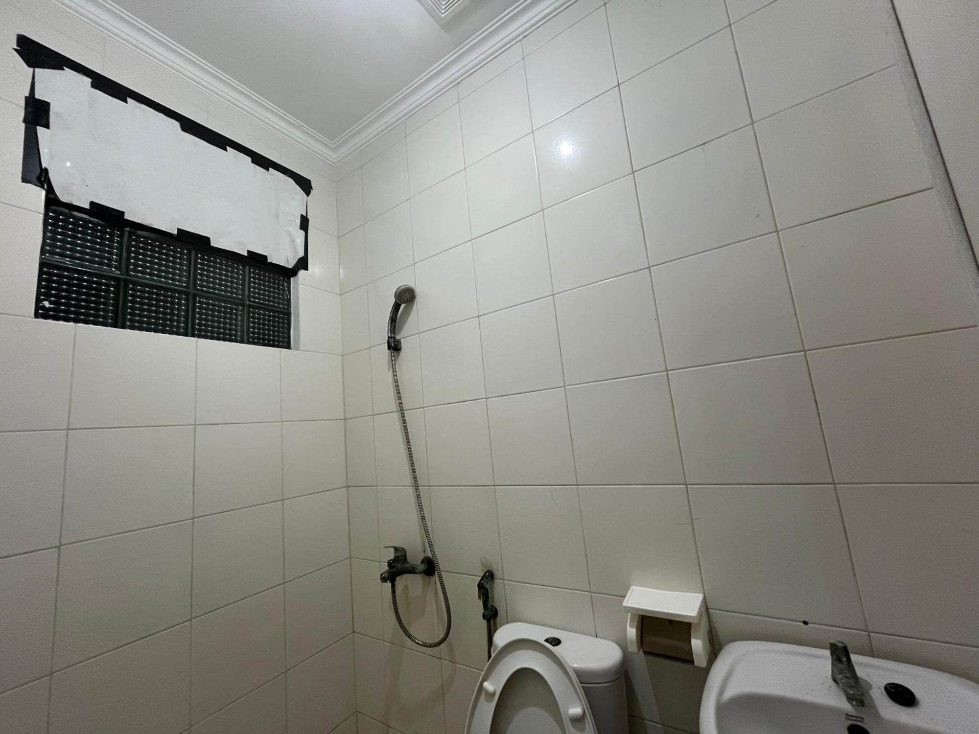 Spot On 94142 Al Fatih Residence Syariah 2 Jakarta Exterior photo